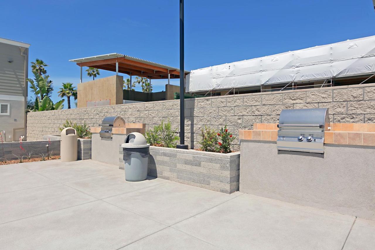 313B Steps From The Sand At Harbor Beach - Free Wifi Oceanside Eksteriør billede